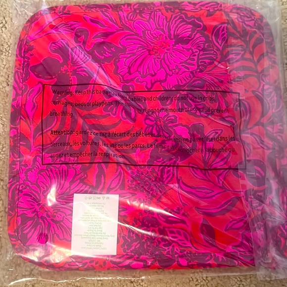 Lilly Pulitzer potholders and cookie cutter set - Picture 4 of 5